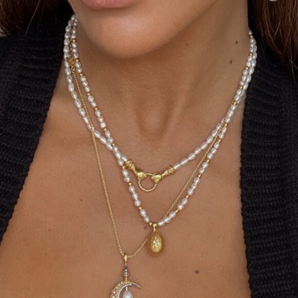 Missoma x Harris Reed Pearl Drop Necklace - Picture 4 of 8